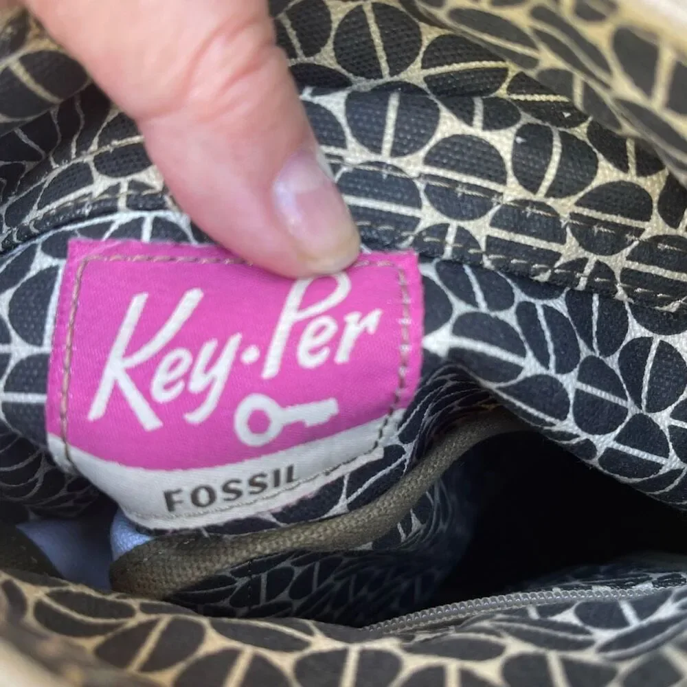 Fossil Key-Per medium black crossbody bag. - Picture 3 of 7